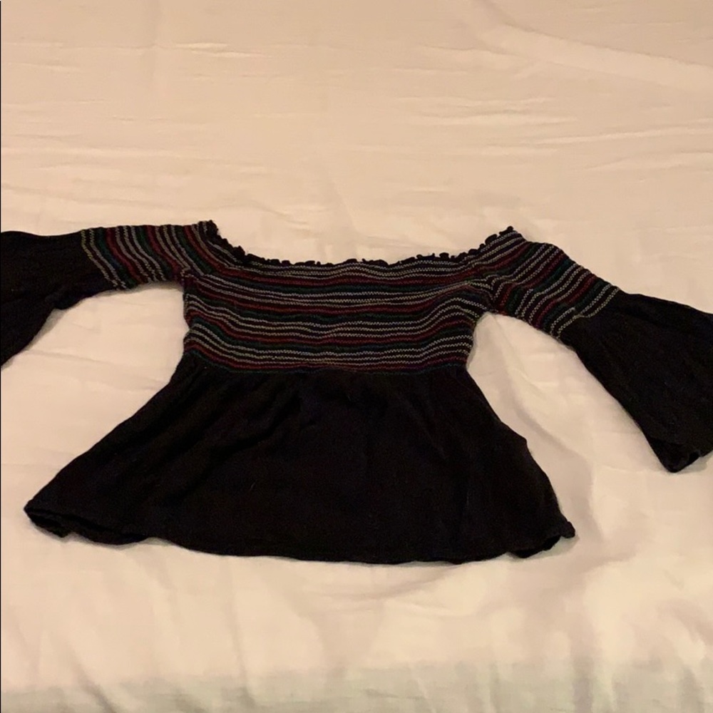 Off the shoulder Hollister top